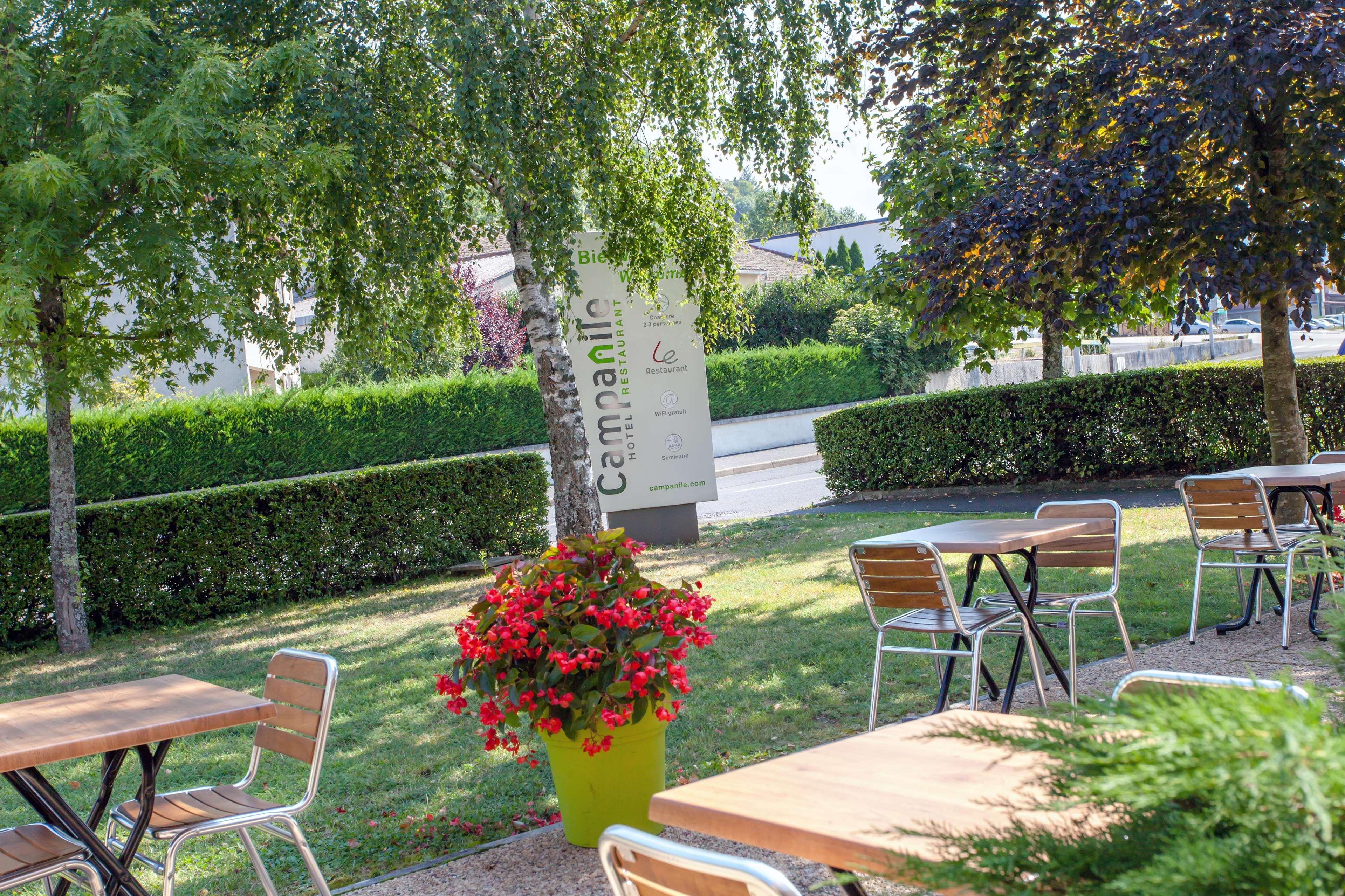 Hotel Restaurant Campanile Aurillac Exterior photo