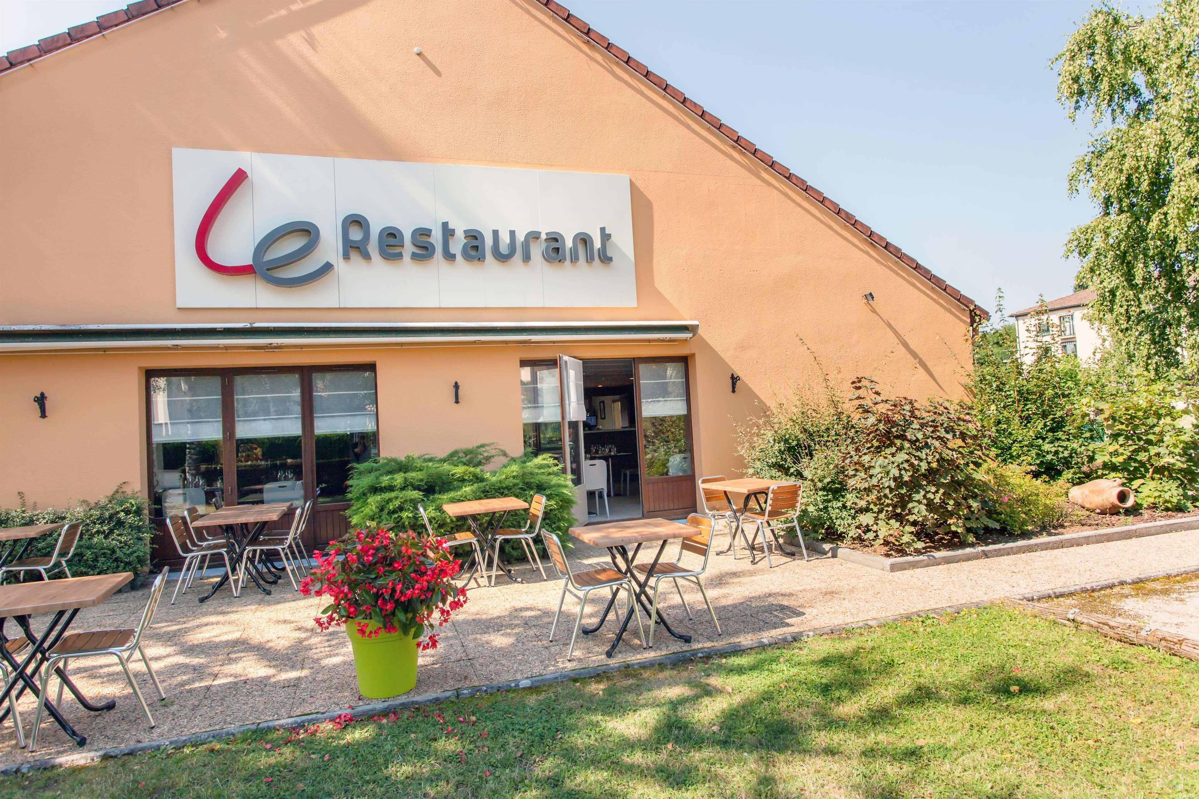 Hotel Restaurant Campanile Aurillac Exterior photo